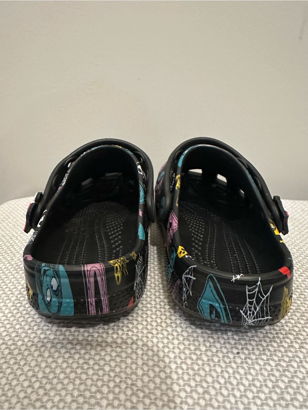 Tim Burton's The Nightmare Before Christmas Jack & Sally Classic Clog Kids J3 - Picture 3 of 4